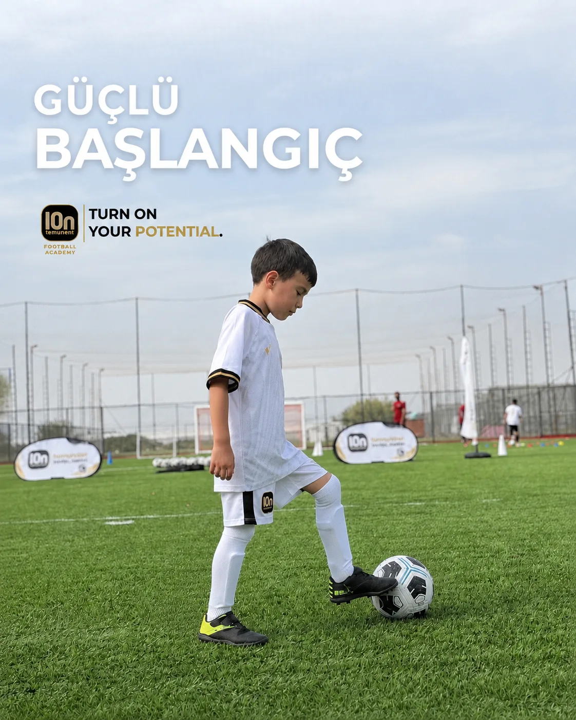 Minik sporcumuz topla çalışırken - 10n tennumber Football Academy Antalya